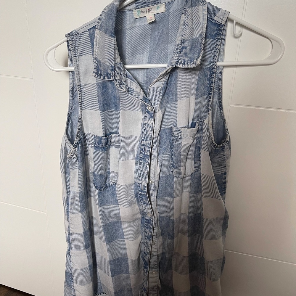Love Fair sleeveless shirt. Size medium